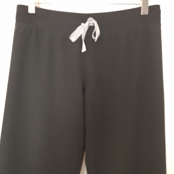 Figs Set of Black Livingston Scrub Pants & Casma Top Size XS - Picture 7 of 12